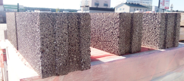 Блоки керамзитобетонные (490х200х240) строительные ТермоКомфорт щелевые (на под.60шт) в Минске - изображение Изображение: блоки керамзитобетонные (490х200х240) строительные термокомфорт щелевые (на под.60шт) в Минске